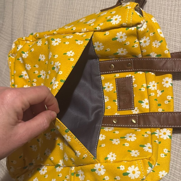 Maika Commuter Tote and mini pouch - Picture 5 of 9